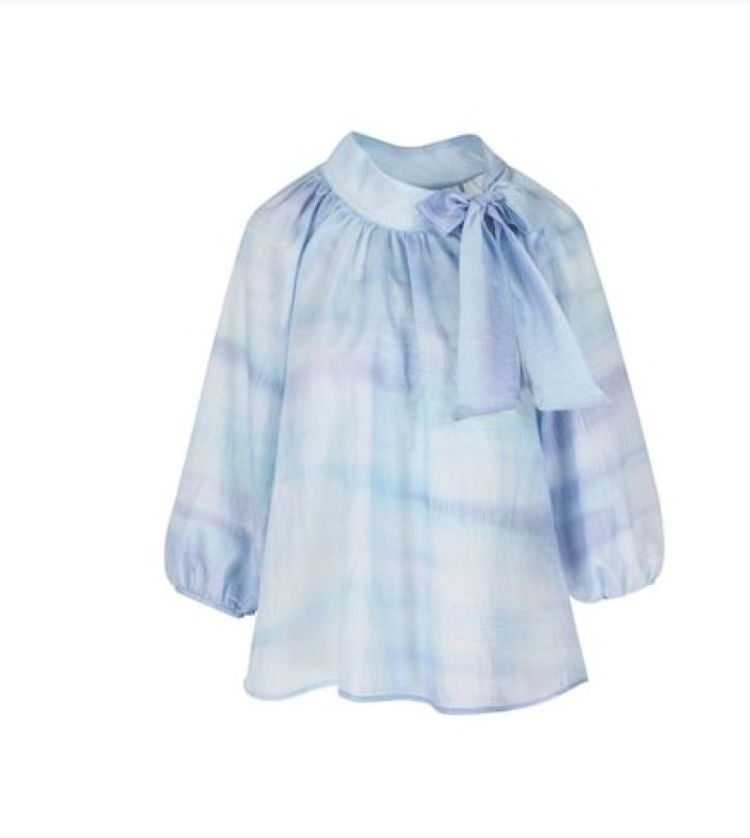  LIGHT BLUE